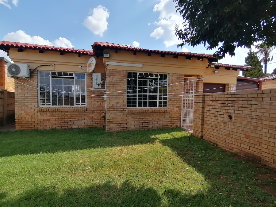 2 Bedroom Property for Sale in Meiringspark Ext 4 North West